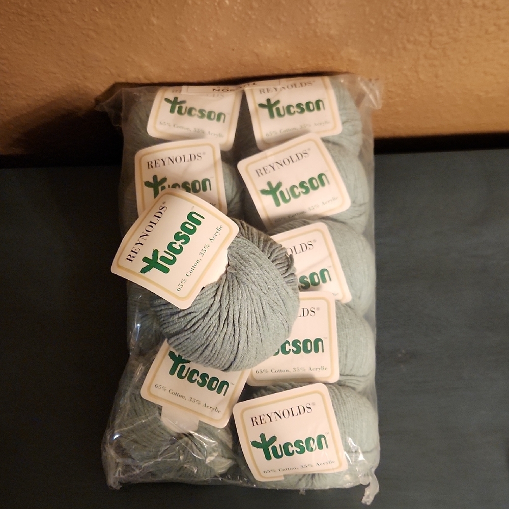 Reynolds Tucson Yarn 11 Balls, NIP, Sage Green